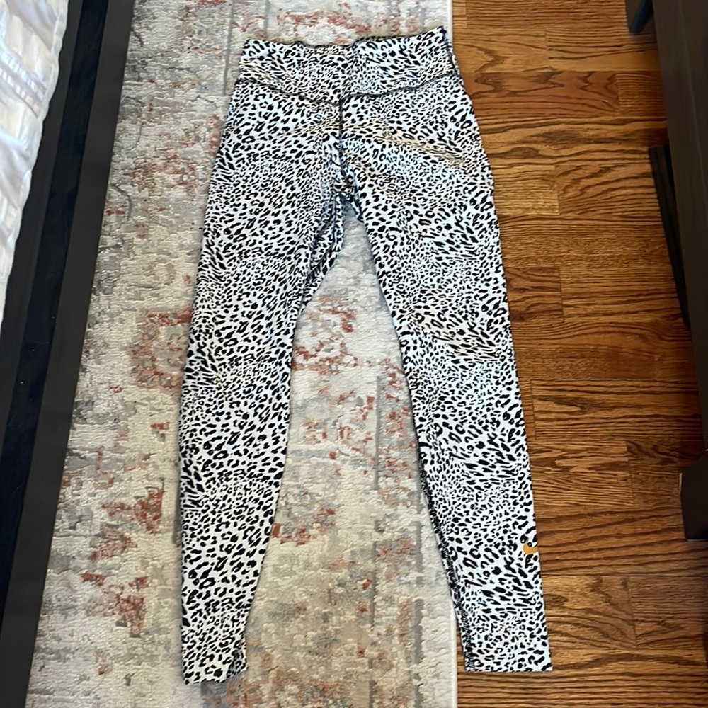 Women’s Nike leggings